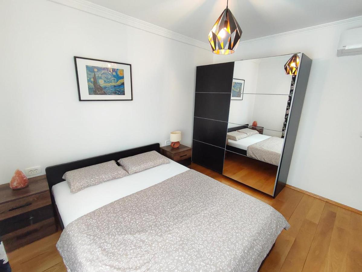 Apartments Amfora - Cozy And Modern Apartments For Up To 15 People, 100M From The Sea And Beach Stara Novalja Exteriér fotografie