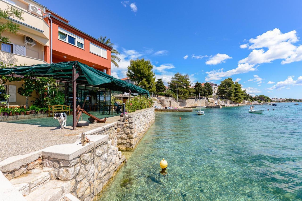Apartments Amfora - Cozy And Modern Apartments For Up To 15 People, 100M From The Sea And Beach Stara Novalja Exteriér fotografie