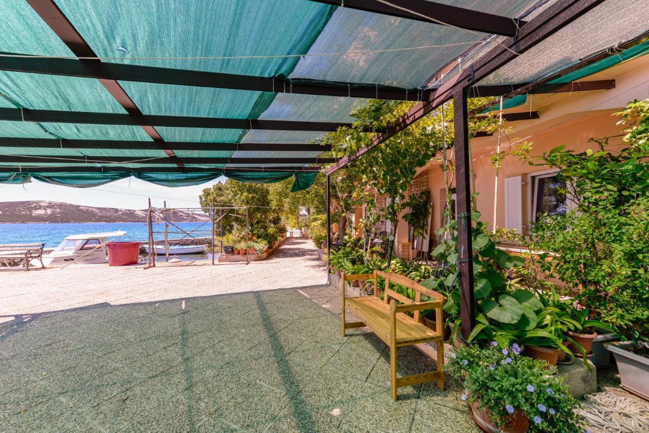 Apartments Amfora - Cozy And Modern Apartments For Up To 15 People, 100M From The Sea And Beach Stara Novalja Exteriér fotografie