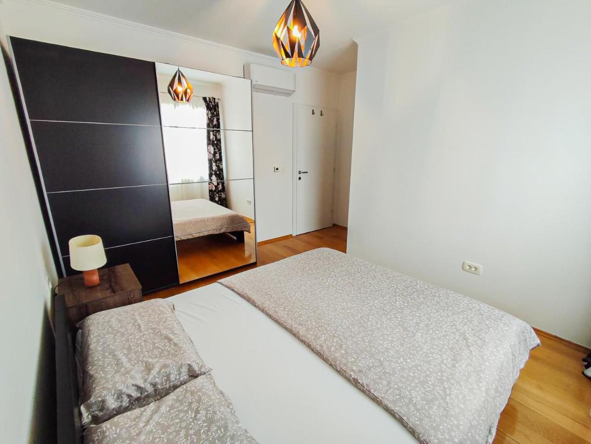 Apartments Amfora - Cozy And Modern Apartments For Up To 15 People, 100M From The Sea And Beach Stara Novalja Exteriér fotografie